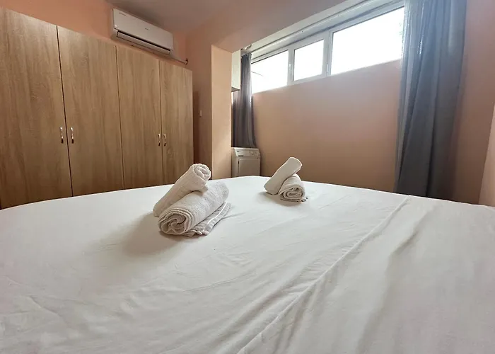 1 Bedroom Ap Seaview Peace And Quiet فارنا